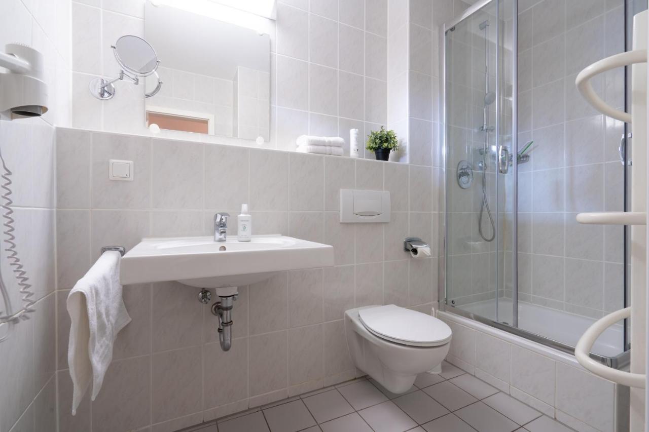 Feriendorf Rugana - Komfort Appartement Mit 1 Schlafzimmer Und Terrasse B16 Dranske Exterior photo